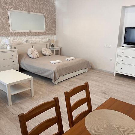Pacsirta Apartmanhaz Эгер Экстерьер фото