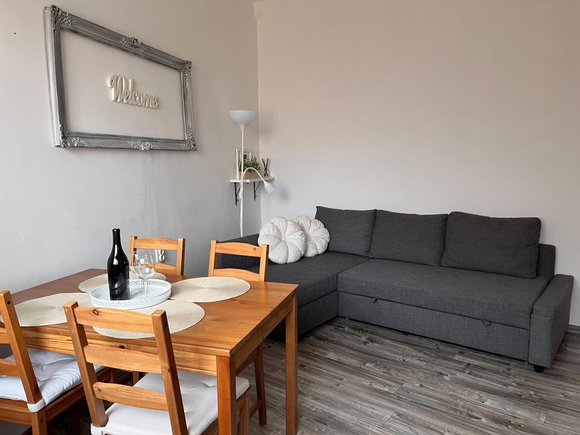 Pacsirta Apartmanhaz Эгер Экстерьер фото