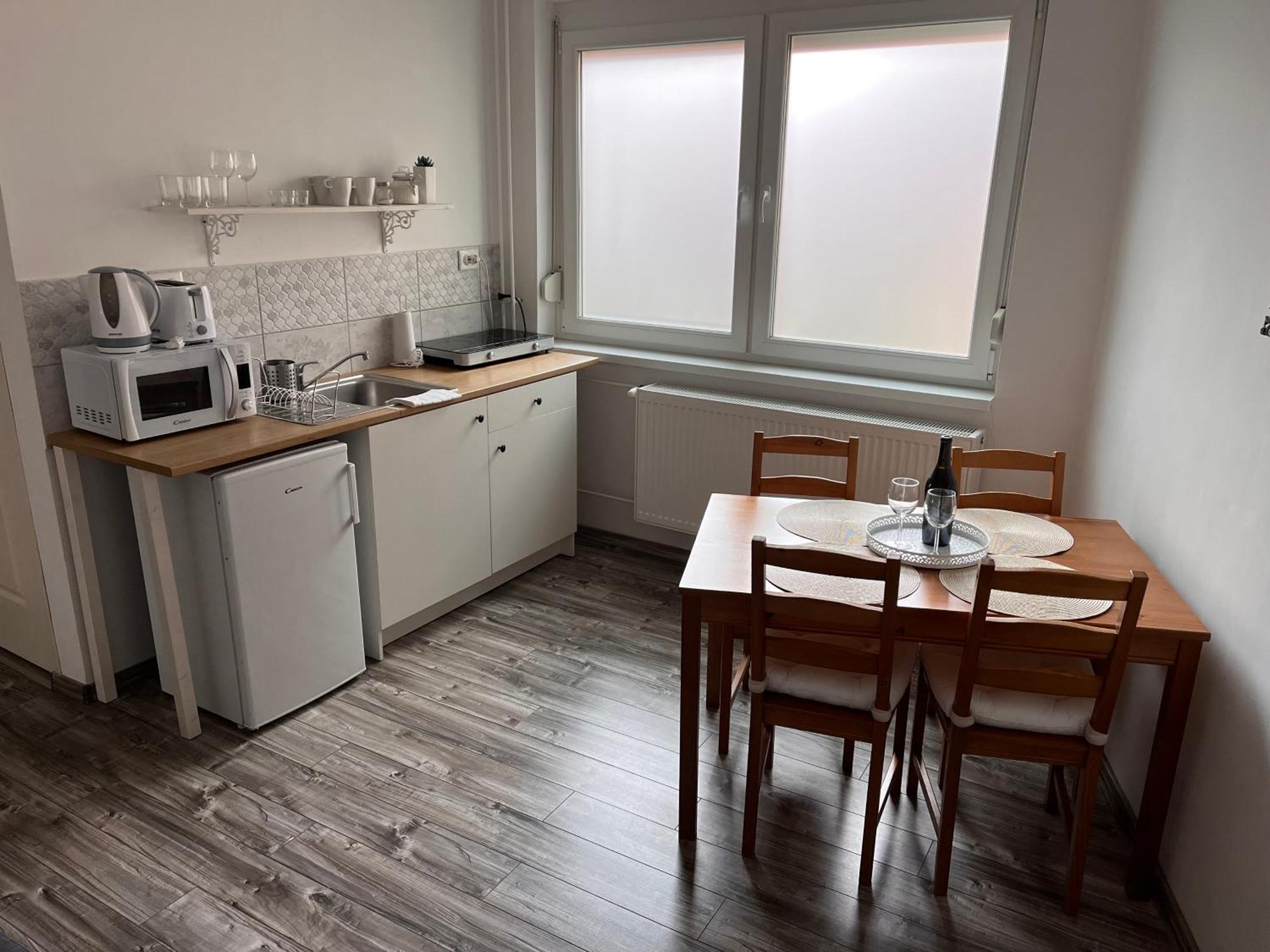 Pacsirta Apartmanhaz Эгер Экстерьер фото
