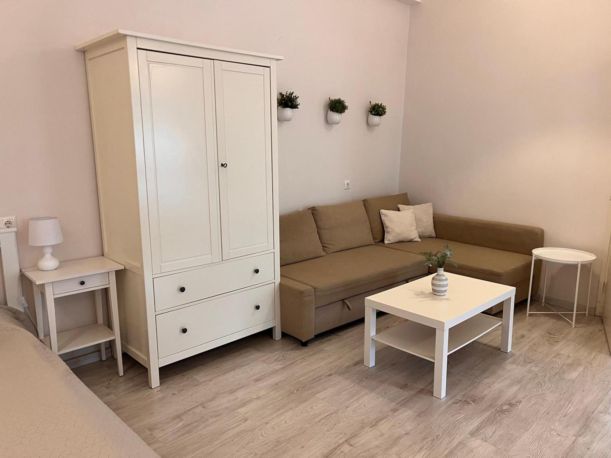 Pacsirta Apartmanhaz Эгер Экстерьер фото