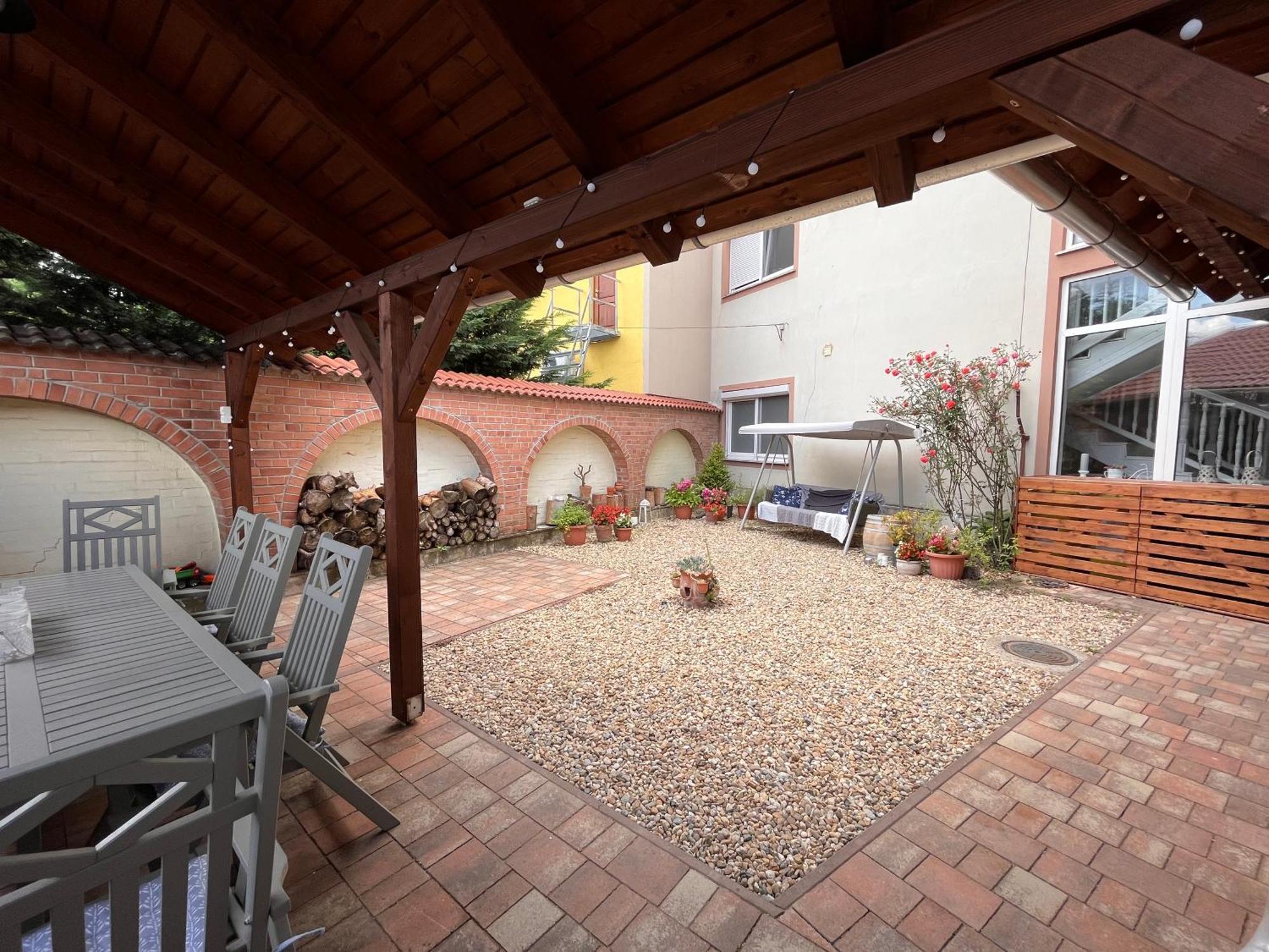 Pacsirta Apartmanhaz Эгер Экстерьер фото