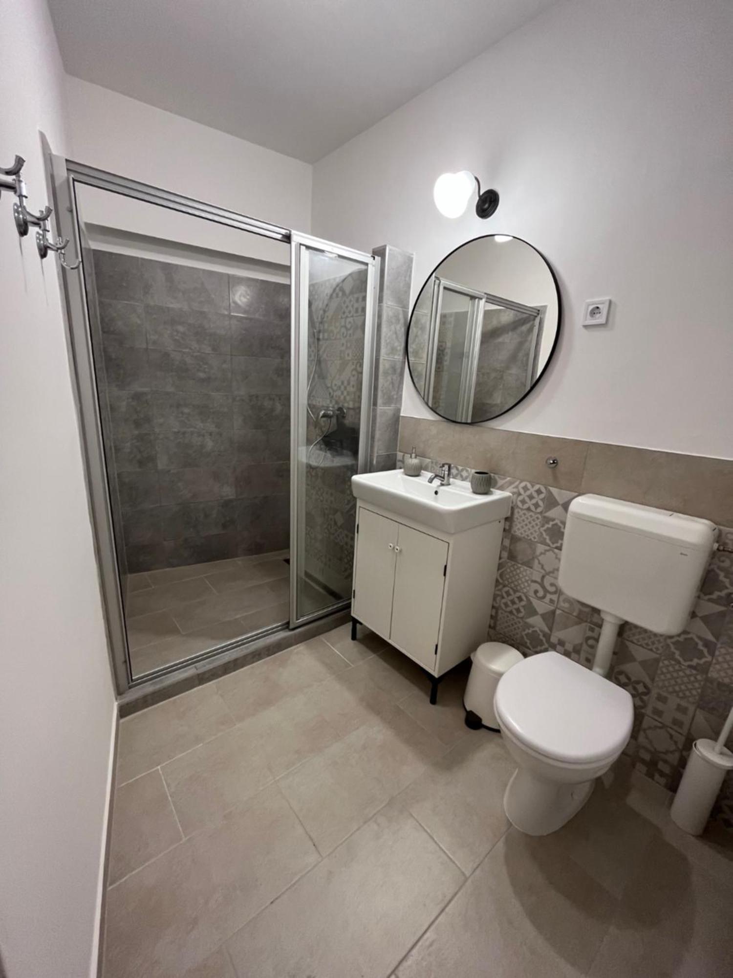 Pacsirta Apartmanhaz Эгер Экстерьер фото